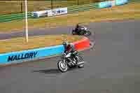Vintage-motorcycle-club;eventdigitalimages;mallory-park;mallory-park-trackday-photographs;no-limits-trackdays;peter-wileman-photography;trackday-digital-images;trackday-photos;vmcc-festival-1000-bikes-photographs